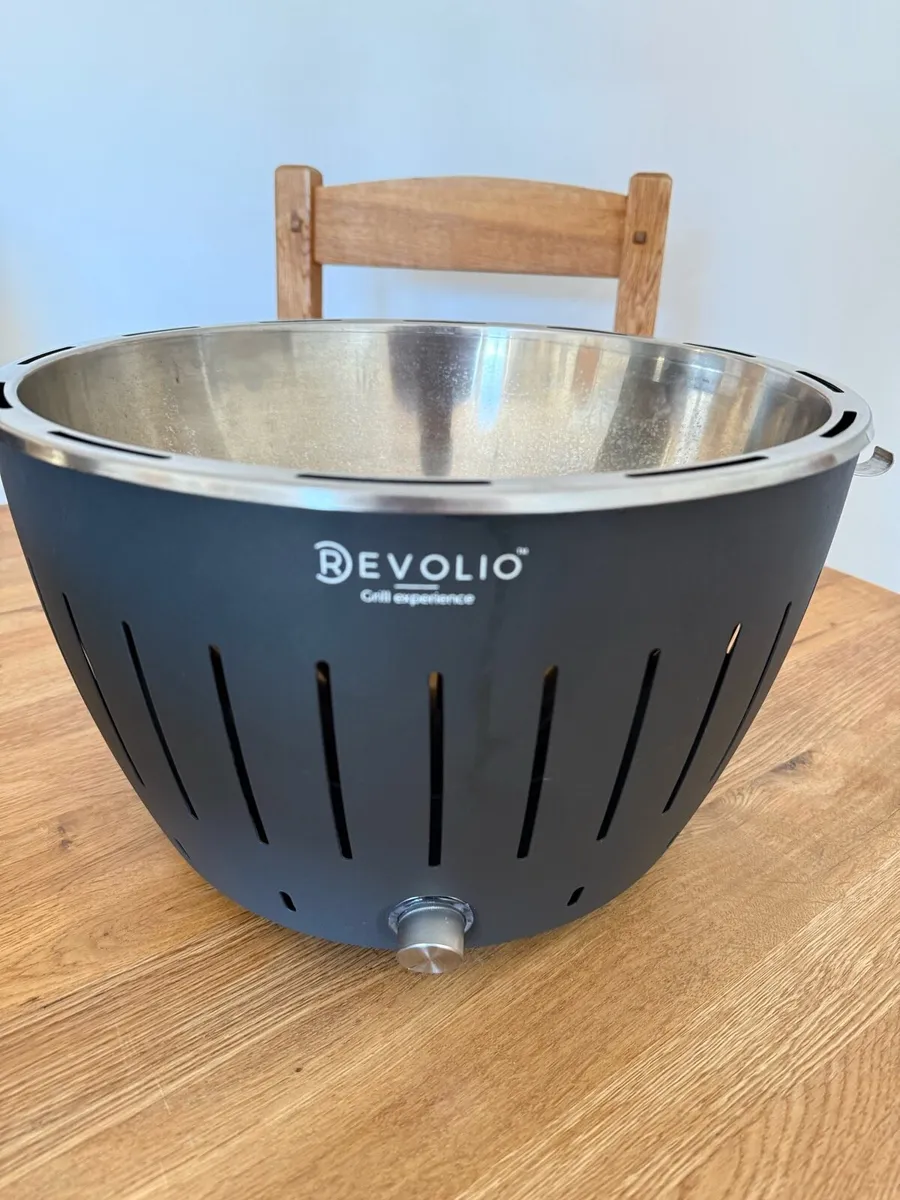 Revolio electric portable charcoal BBQ (with fan) - Image 3