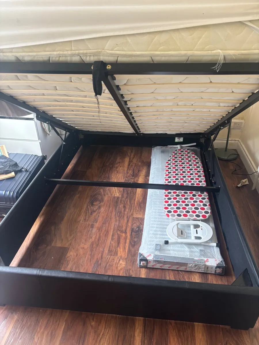 Double Bed - Image 2