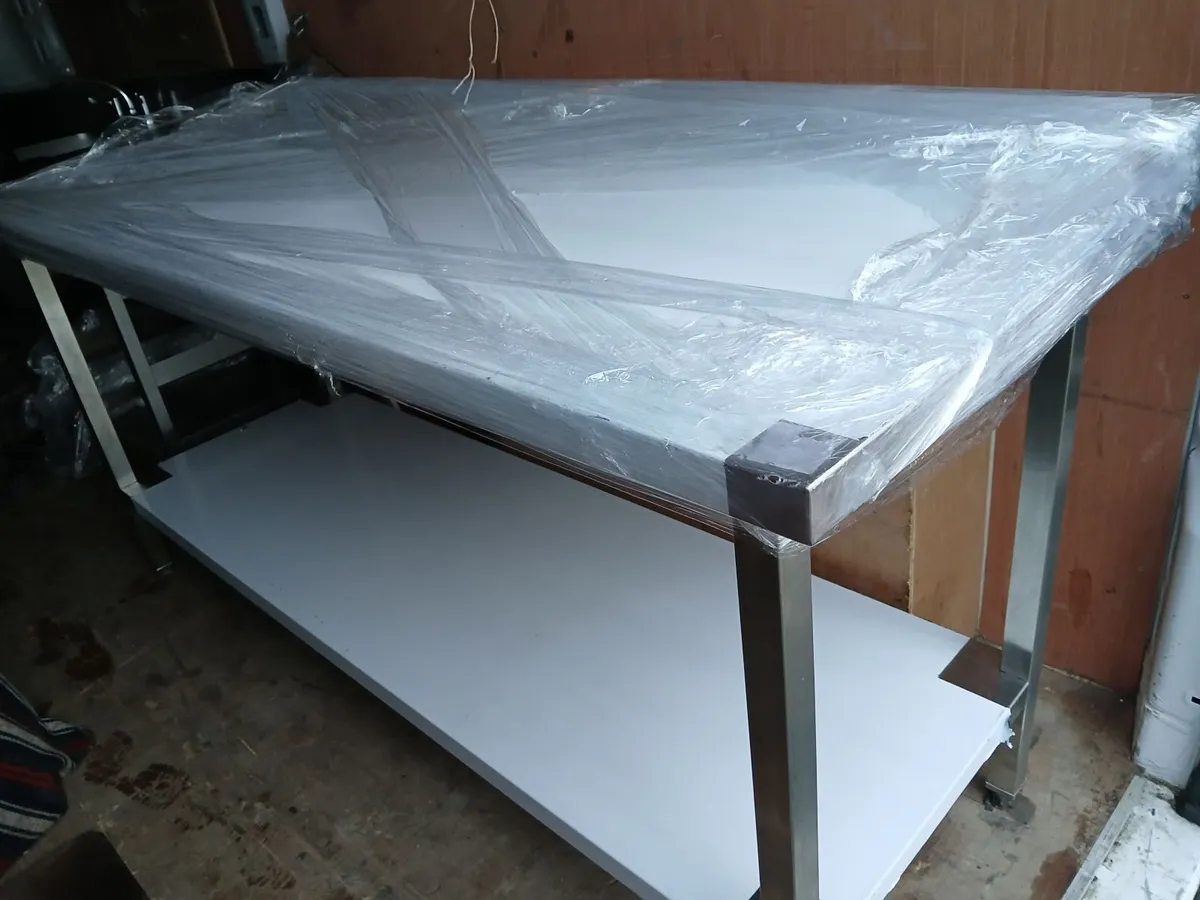 Staneless steel cabbinet  table on wheels del - Image 4