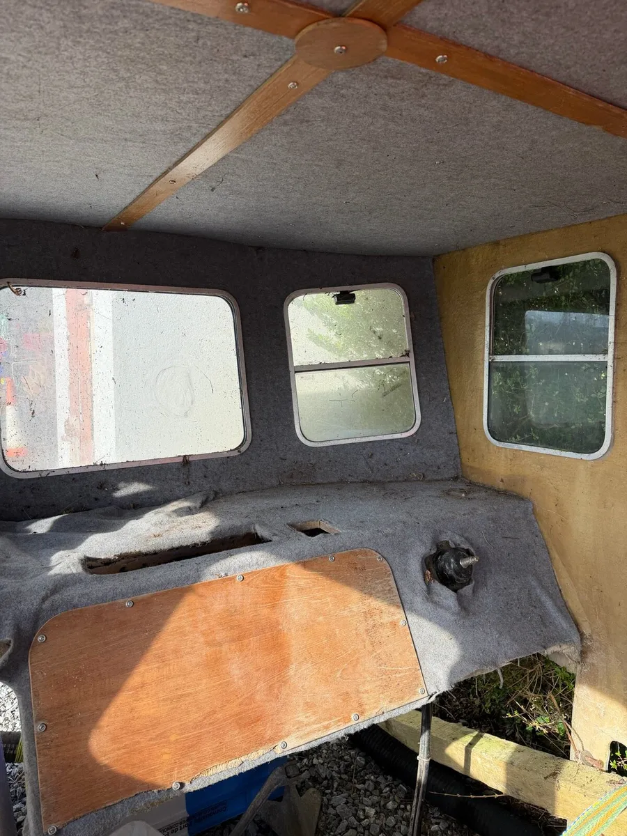 Wheelhouse and marine gearbox - Image 4