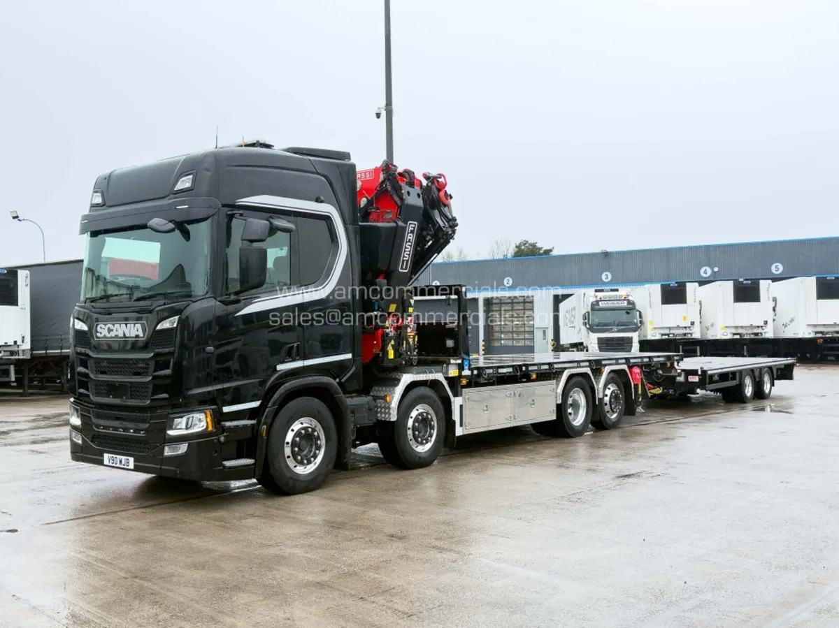 2023 SCANIA R500 HIGH CAB & CRANE MOUNTED FLATBED - Image 3