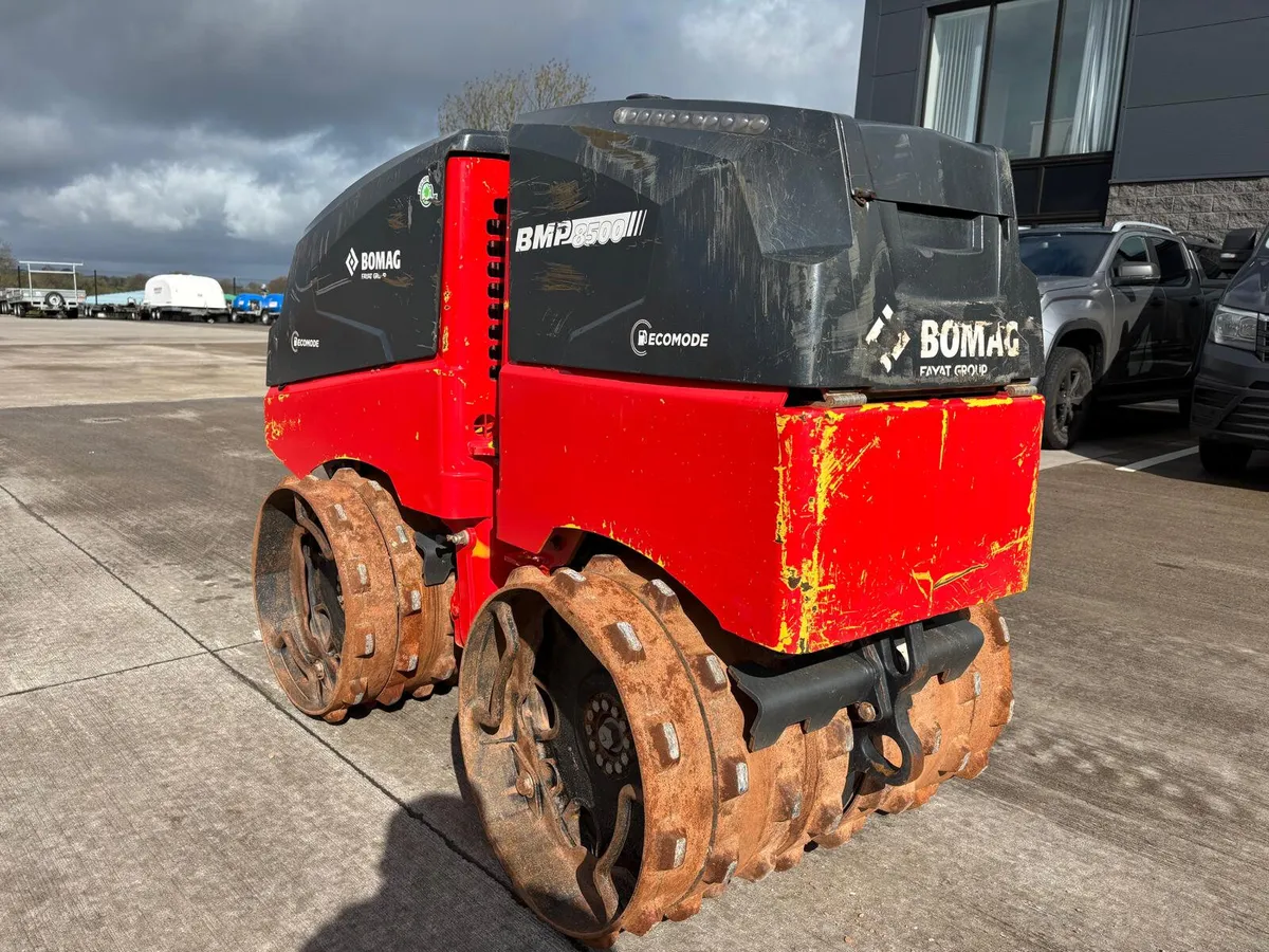 BOMAG TRENCH ROLLER - Image 3