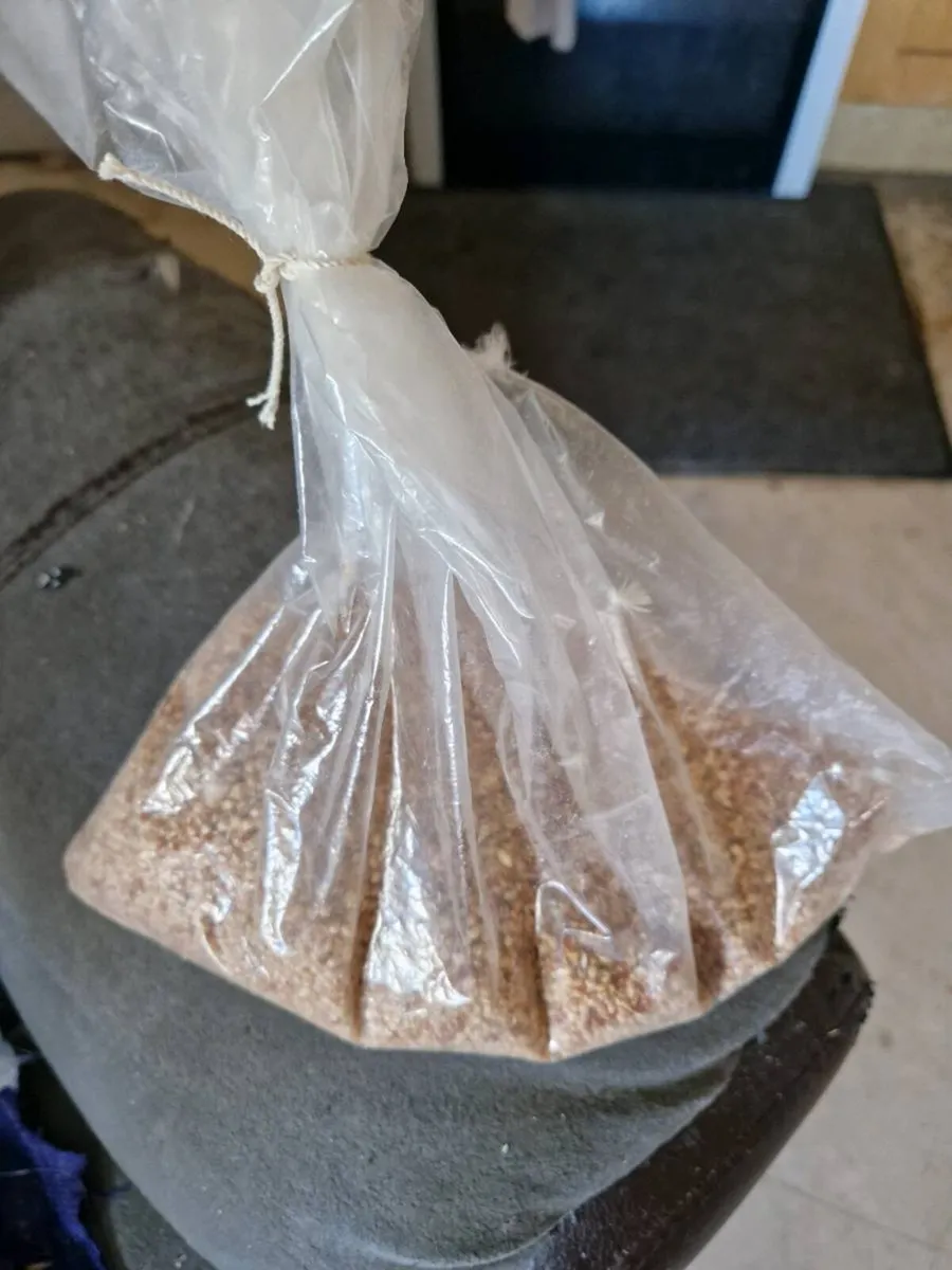 Bird cage and food budgie. - Image 4