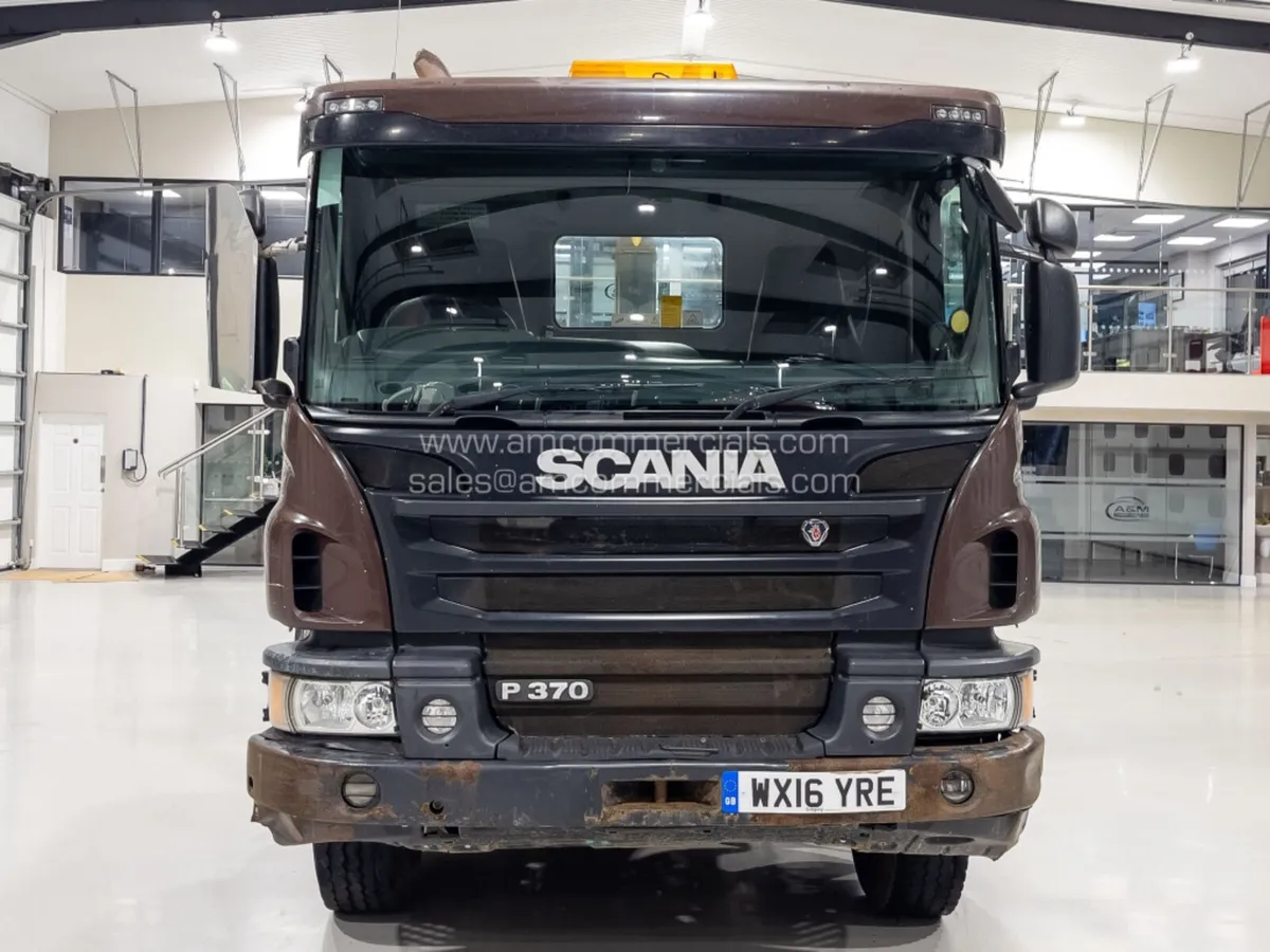 2016 SCANIA P370 HOOK LOADER - Image 2