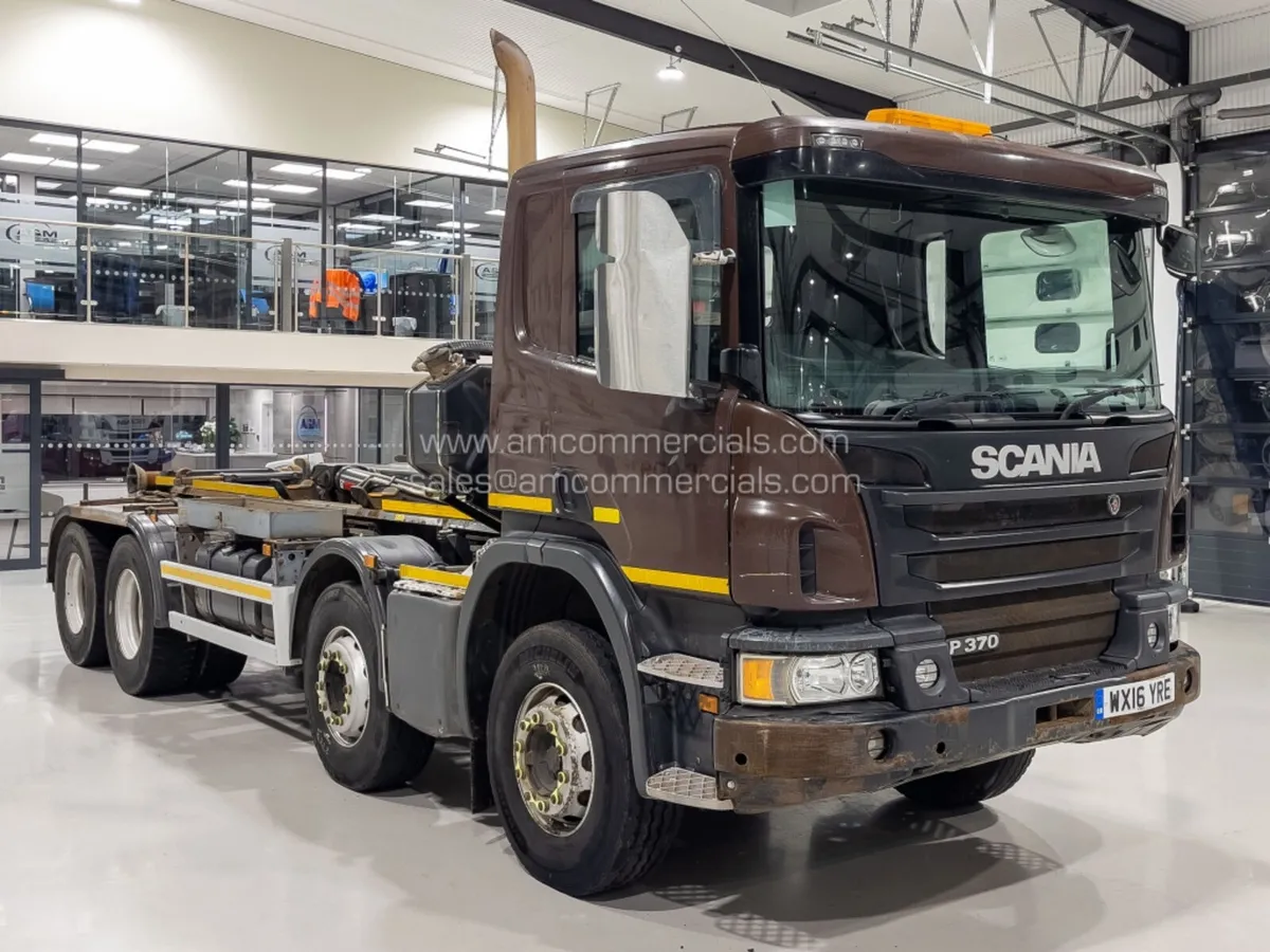 2016 SCANIA P370 HOOK LOADER - Image 1