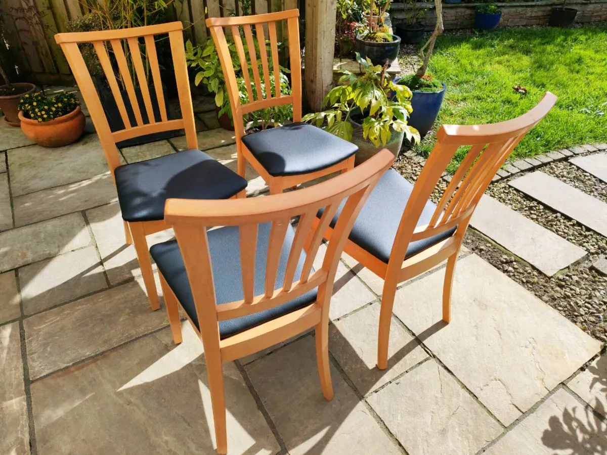 4 chairs - Image 2