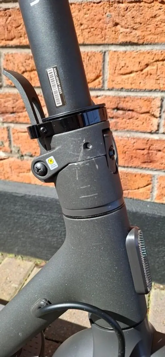 Xiaomi Mi Electric Scooter Essential - Image 2