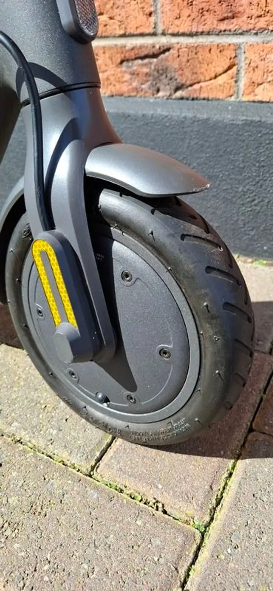 Xiaomi Mi Electric Scooter Essential - Image 3