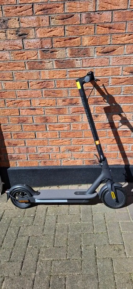 Xiaomi Mi Electric Scooter Essential - Image 1