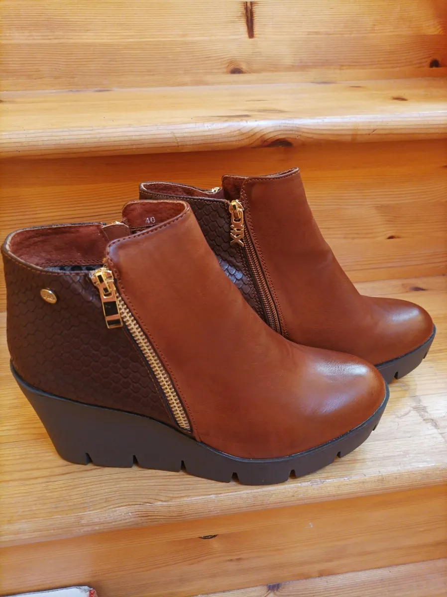 Womens boots - Image 1