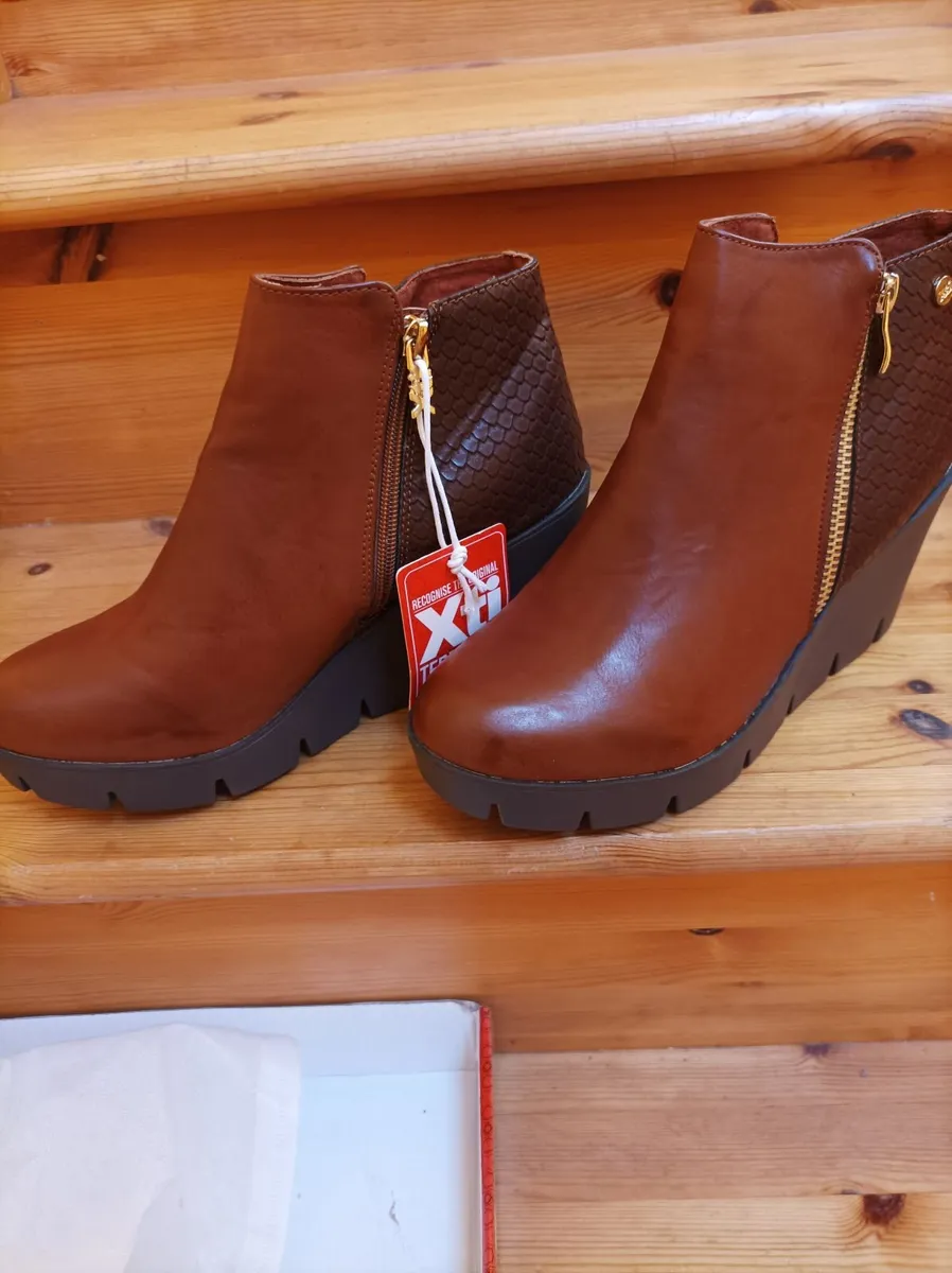 Womens boots - Image 2