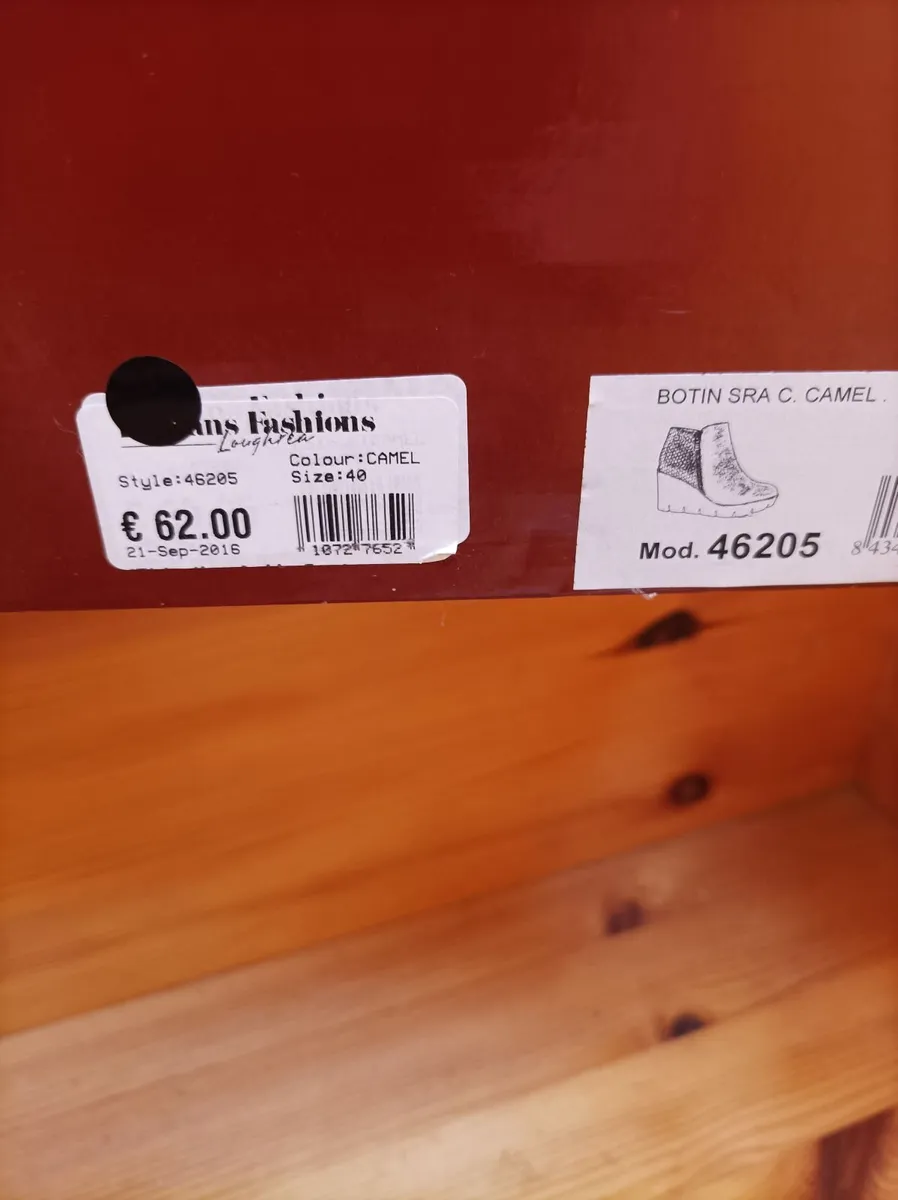 Womens boots - Image 3