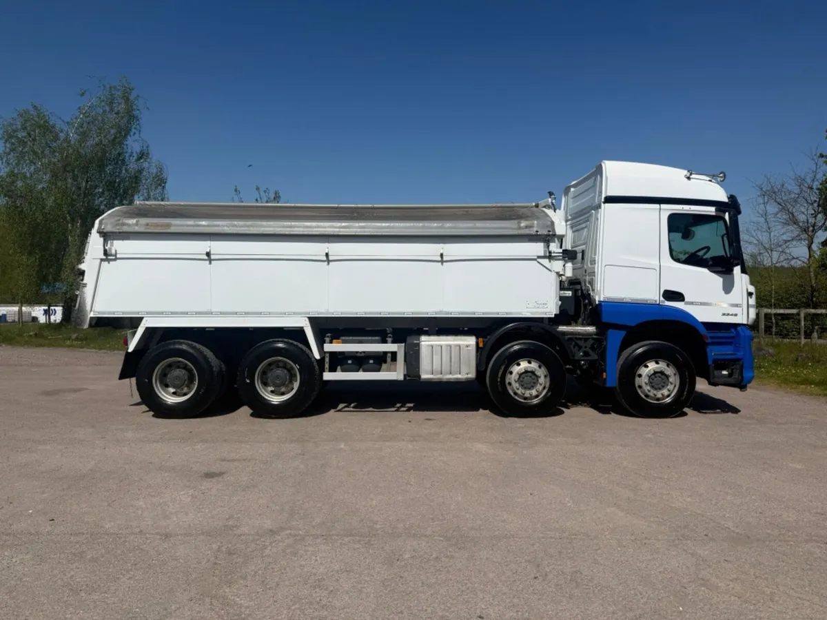 2024 MERCEDES-BENZ AROCS 3246 INSULATED TIPPER - Image 3