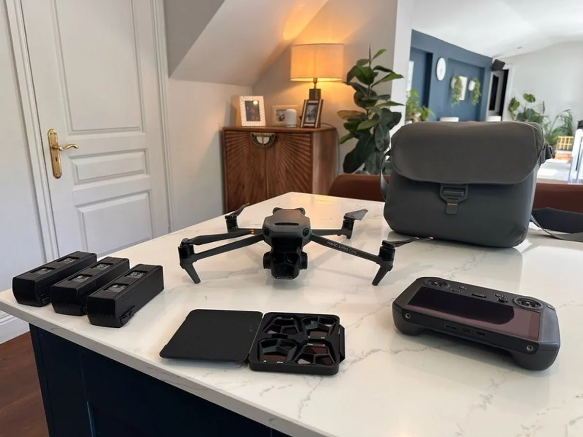 DJI Mavic 3 Cine Premium Combo ProRes, 1TB SSD, RC Pro Controller, 3 Batteries - Image 2