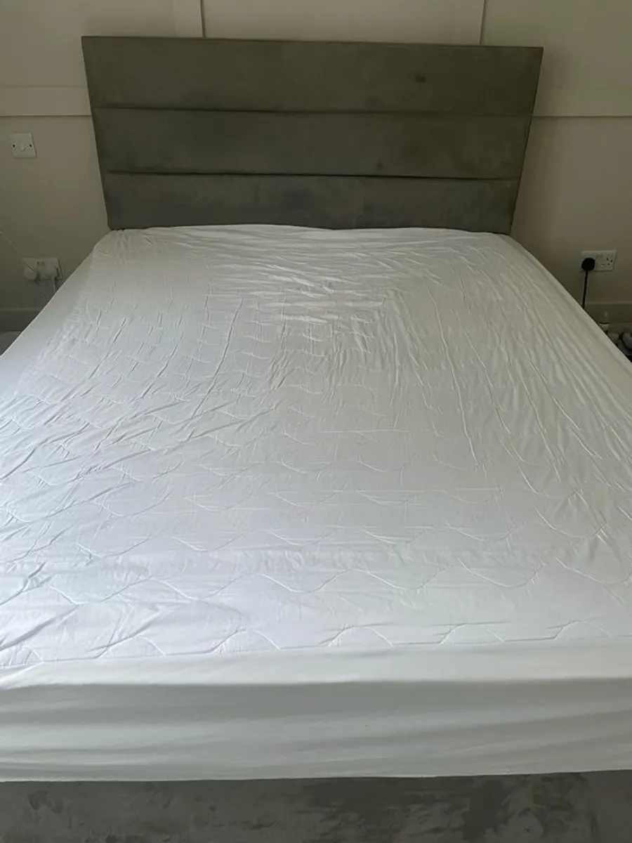 King Size bed frame and base - Image 2