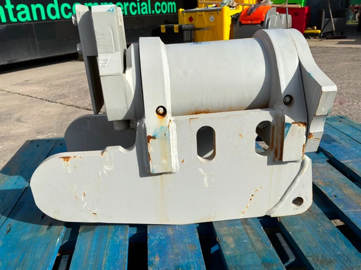 REVOLVING CYLINDER / TILTING HITCH MOTOR.. - Image 2