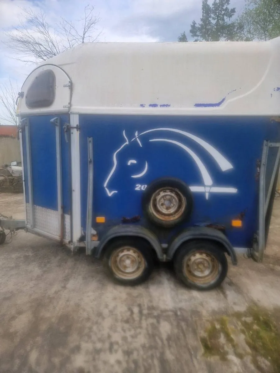Horse box - Image 2