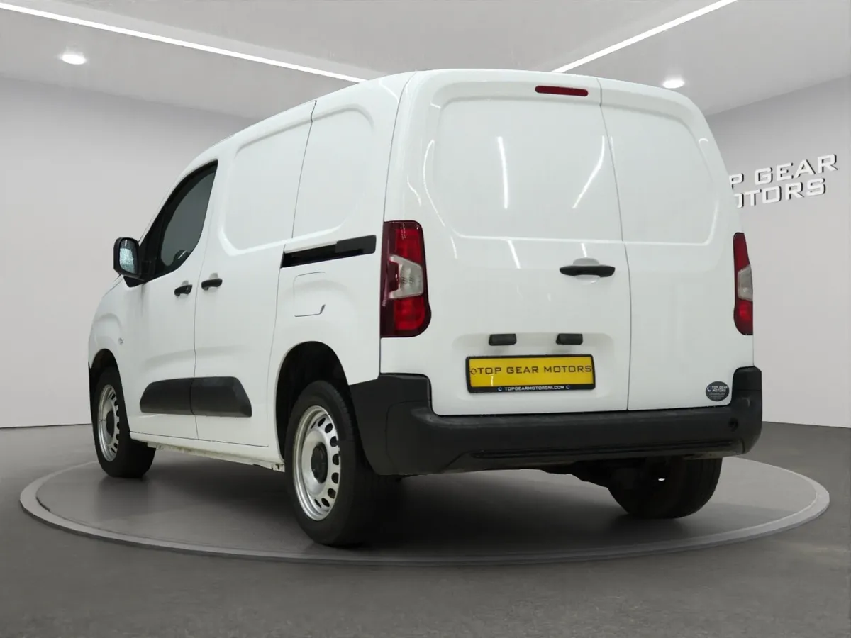 2024 Peugeot Partner Professional Premium+ 1.5HDI - Image 3