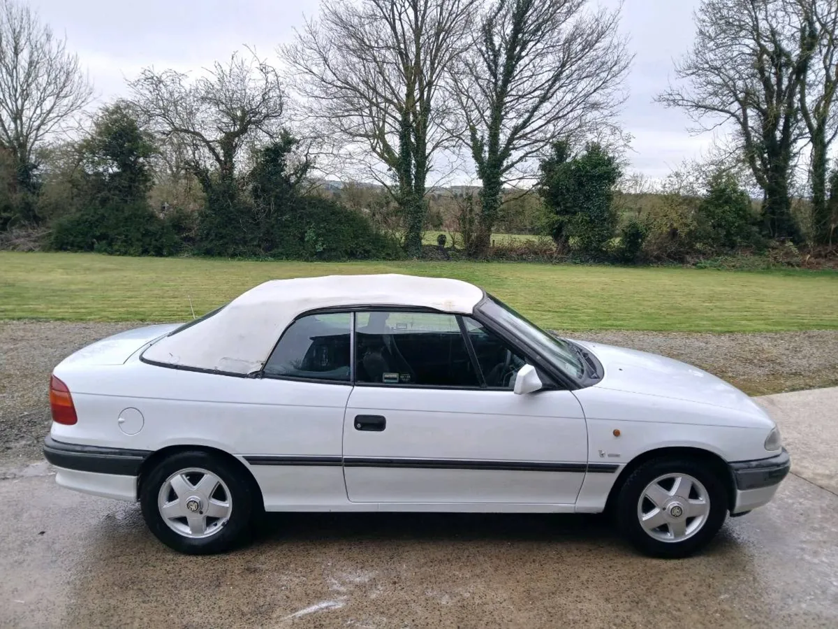 Vauxhall astra convertible classic 56 euro tax - Image 1