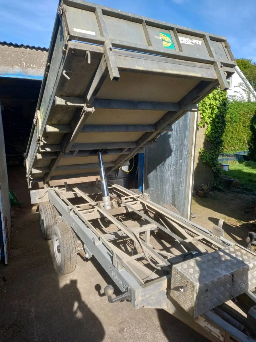 10' x 5'6" Tipper trailer - Image 2