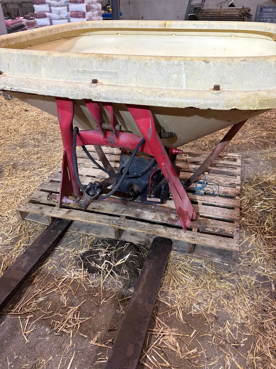 Vicon spreader - Image 2