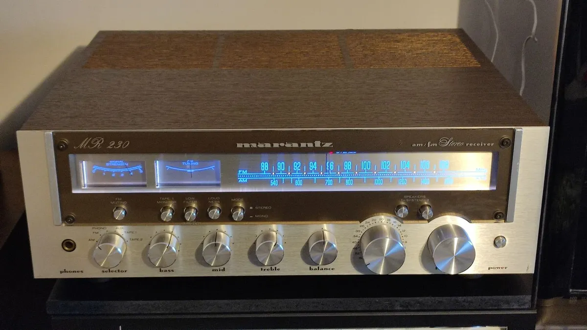VintageMARANTZ MR230 Receiver.Fuly cleaned.LikeNew - Image 1