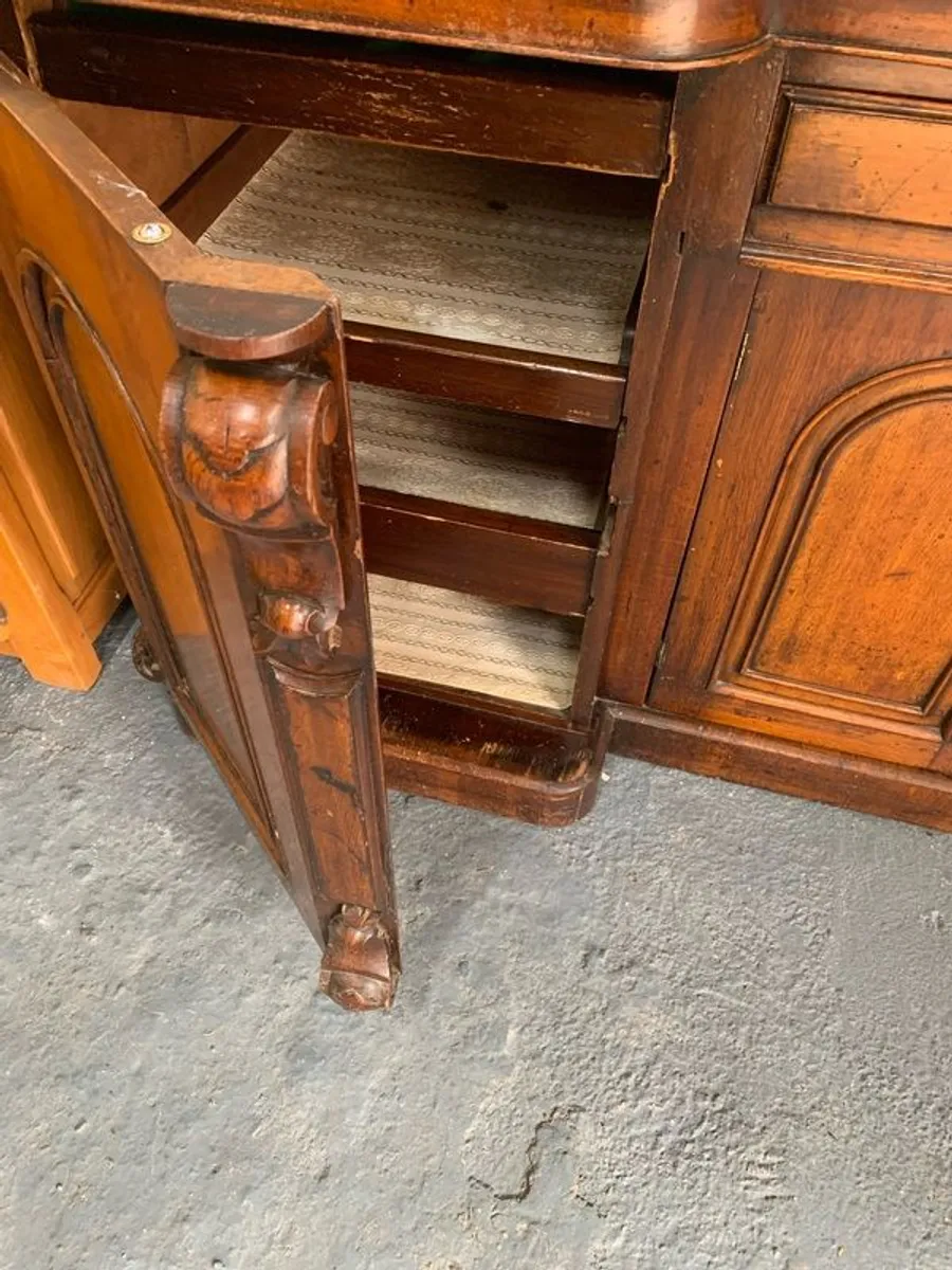Large Victorian Walnut Mirror Back Sideboard. - Image 4