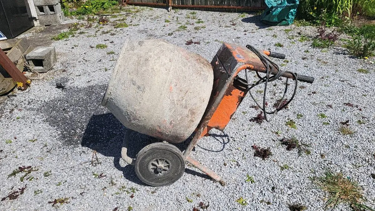 Belle 150 mini max cement mixer, electric. - Image 1