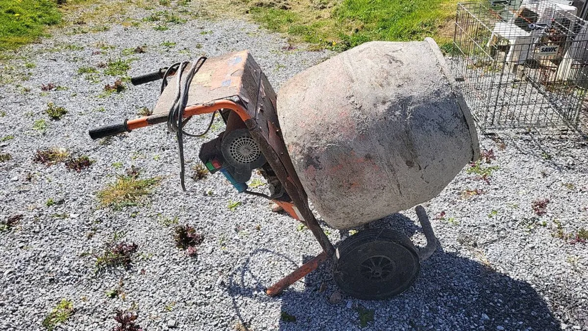 Belle 150 mini max cement mixer, electric. - Image 3