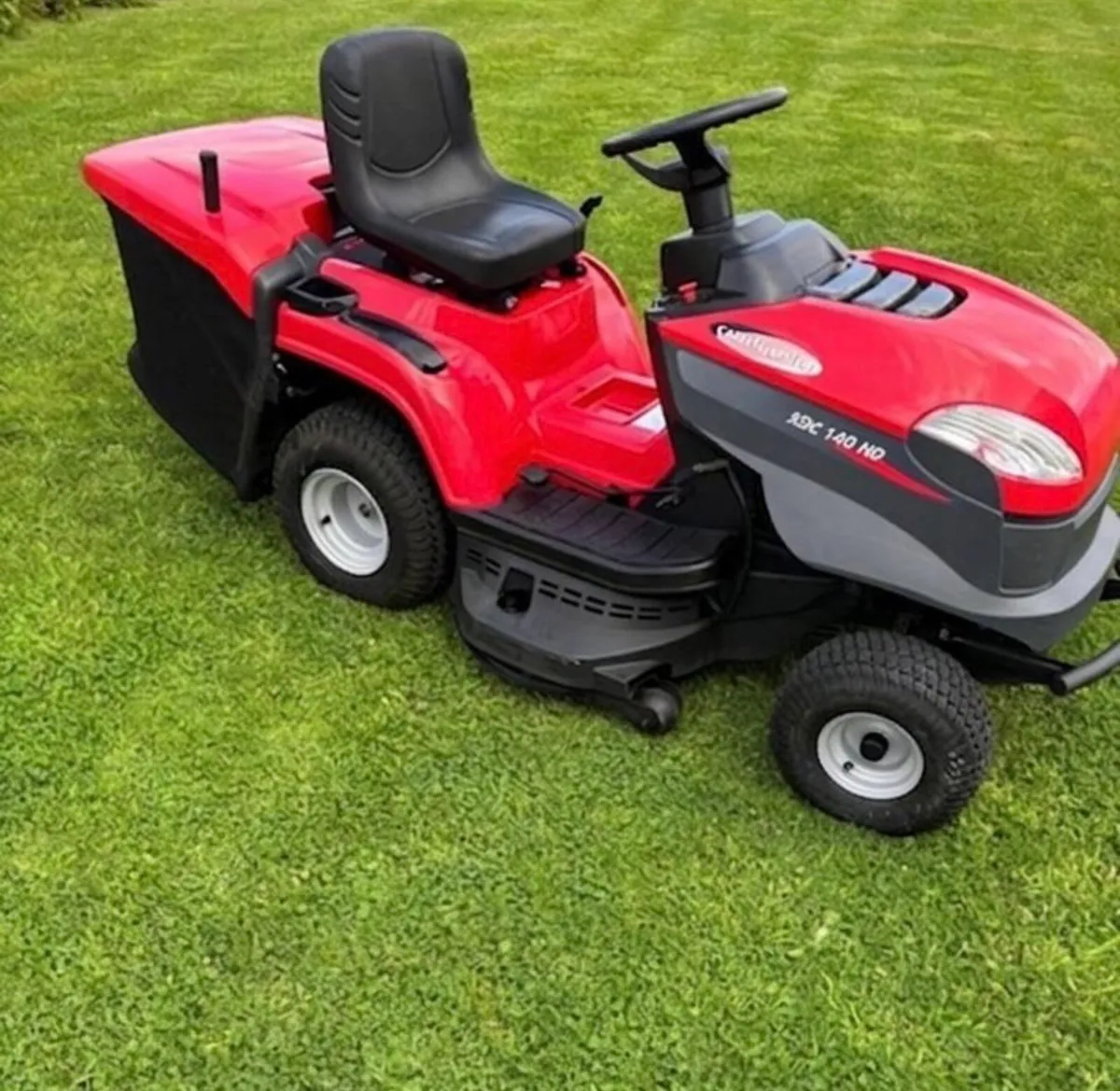 Lovely HYDROSTATIC Castlegarden lawnmower - Image 1