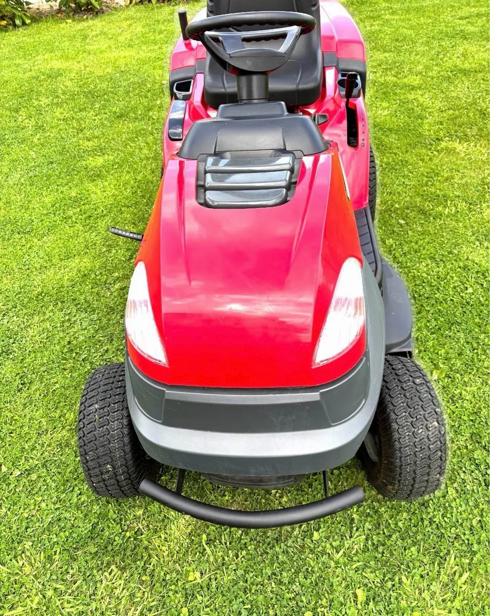 Lovely HYDROSTATIC Castlegarden lawnmower - Image 3