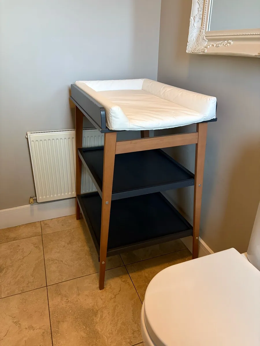 Quax Baby Changing Table - Image 3