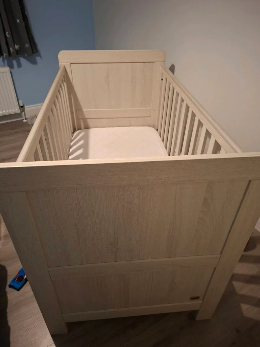 Baby mama & papas cot - Image 2