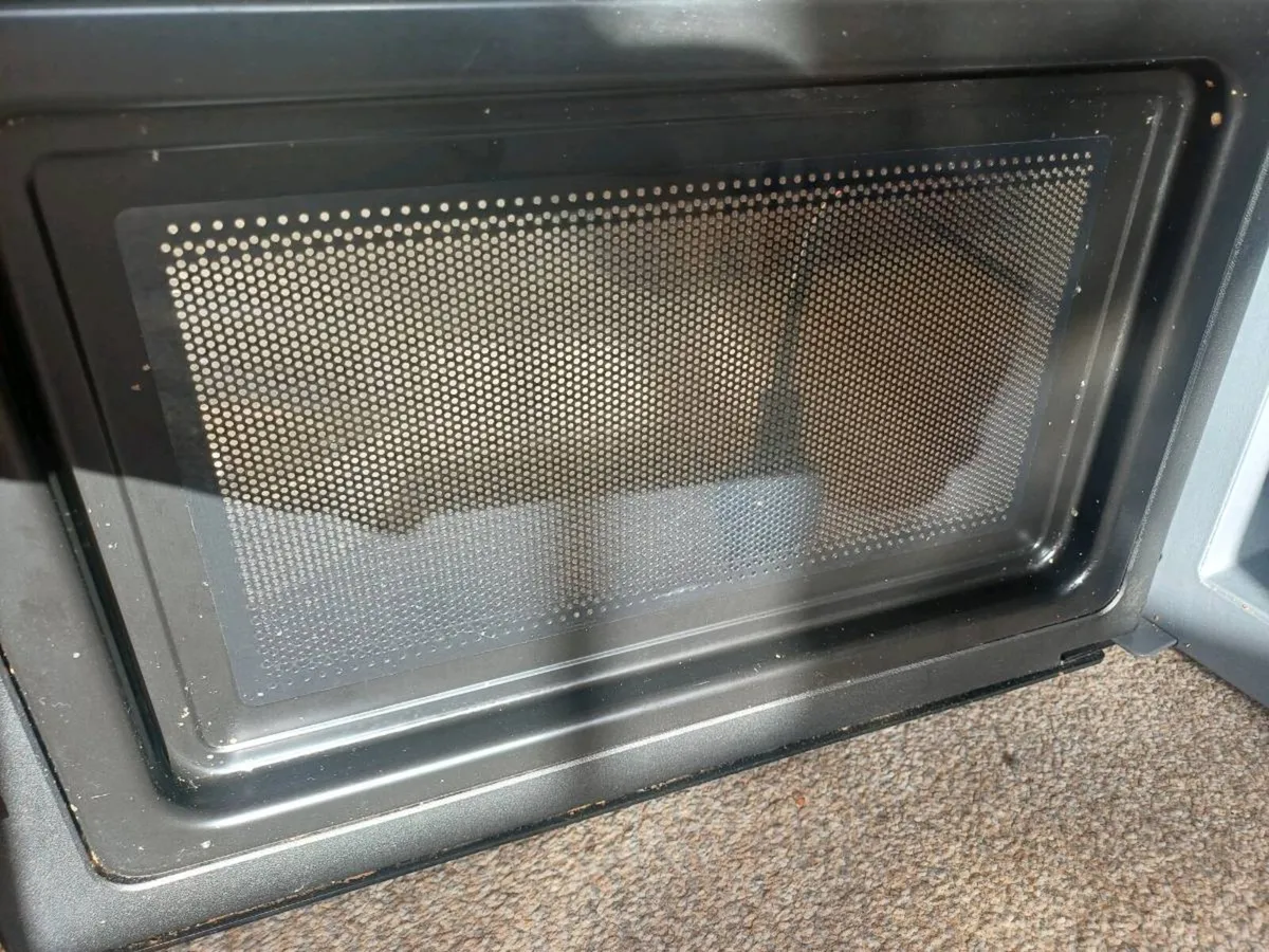 LG Microwave - Image 4