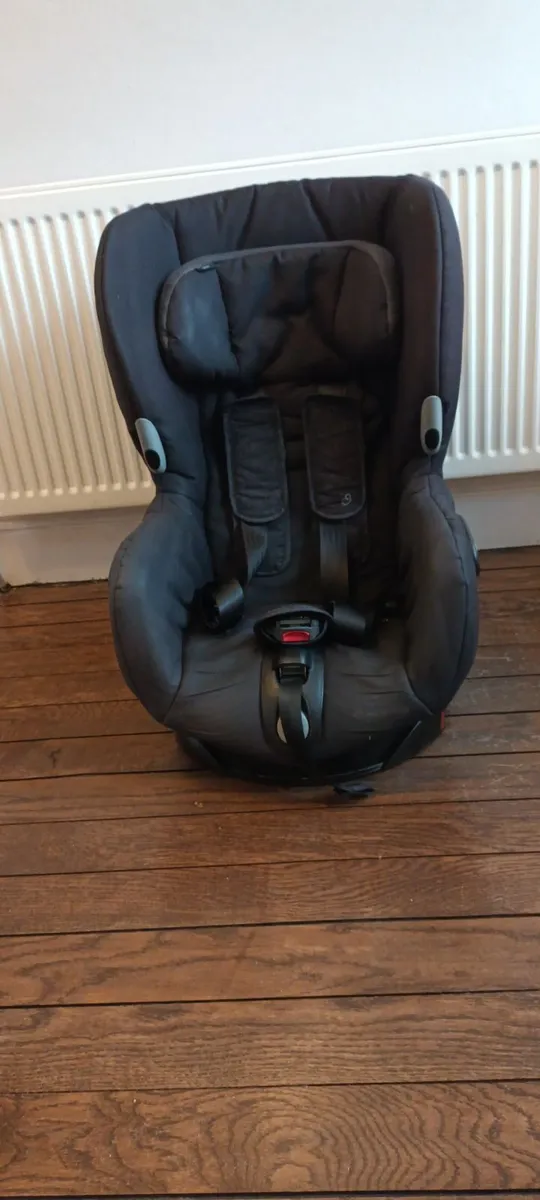 Maxi Cosi 360 Car Seat - Image 4