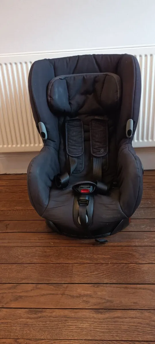 Maxi Cosi 360 Car Seat - Image 1