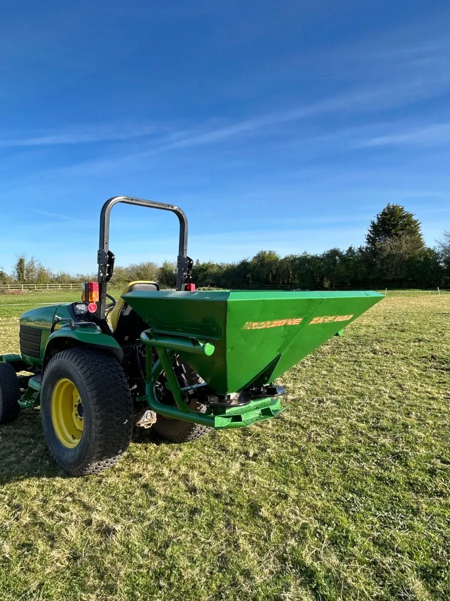 Fertiliser Spreader - Image 4