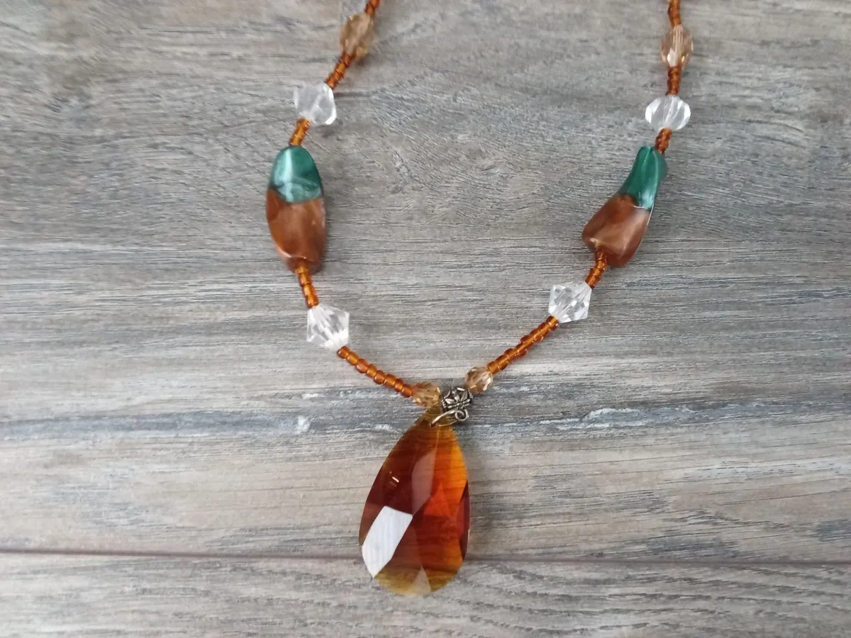 Glass Pendant Necklace. - Image 1
