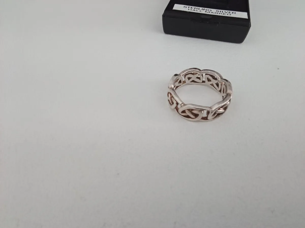 Men's/ Women's Celtic Design Silver Ring. - Image 3