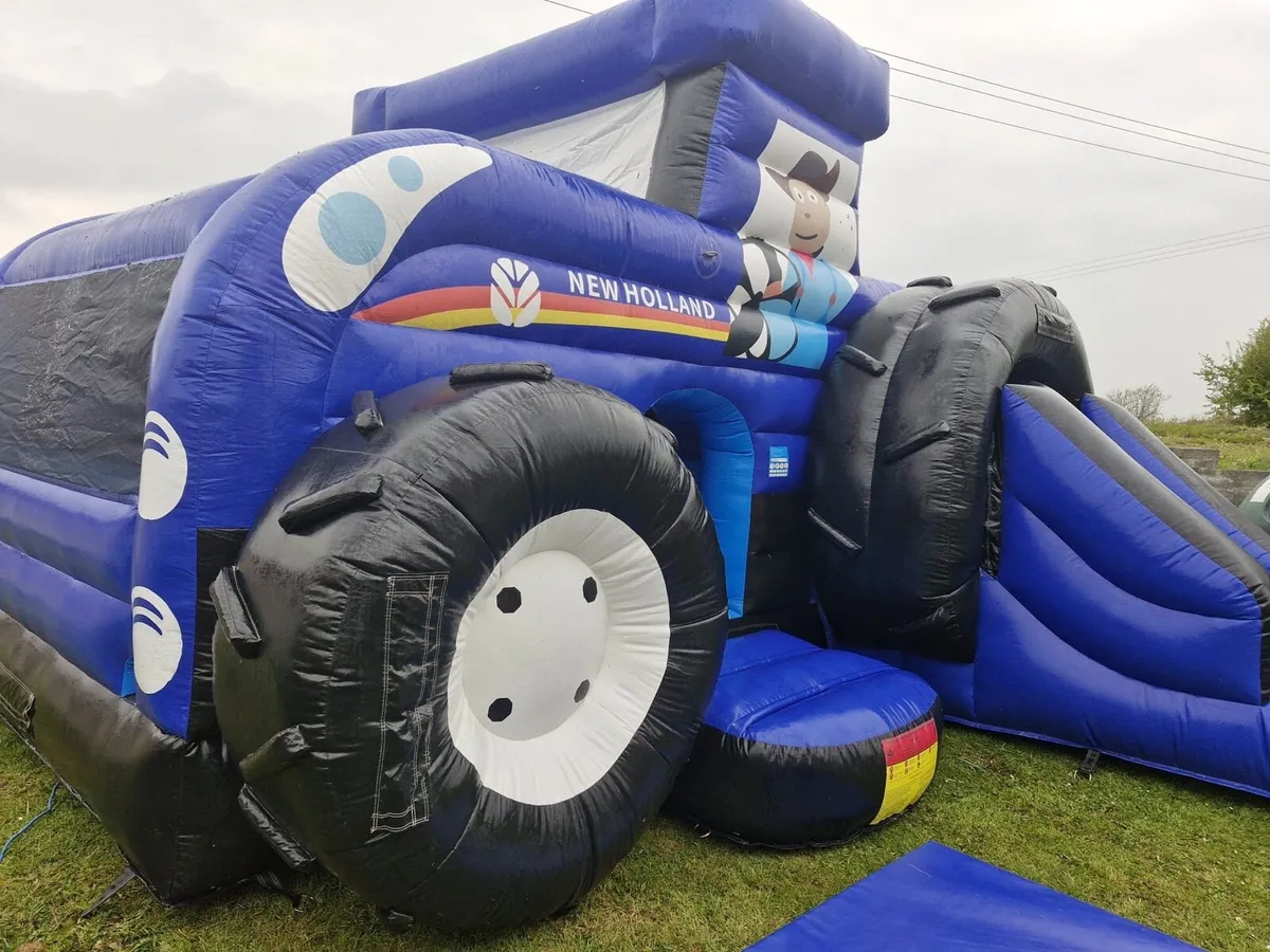 Bouncy castle - Image 2