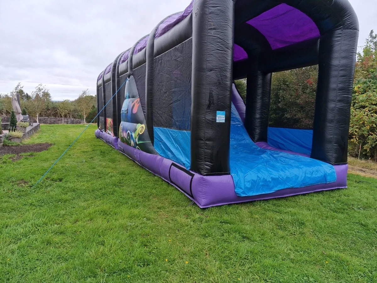 Bouncy castle - Image 2
