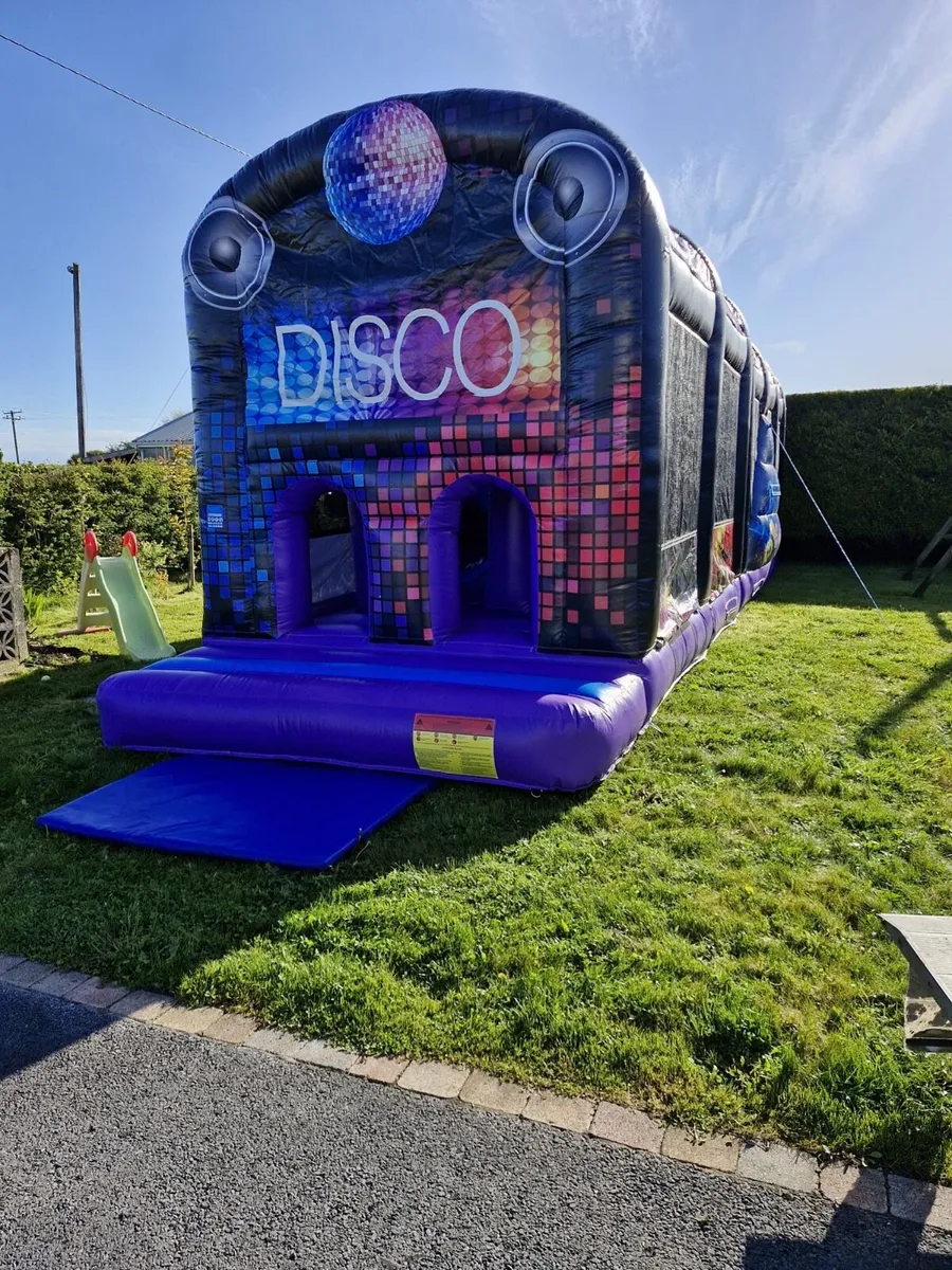 Bouncy castle - Image 3