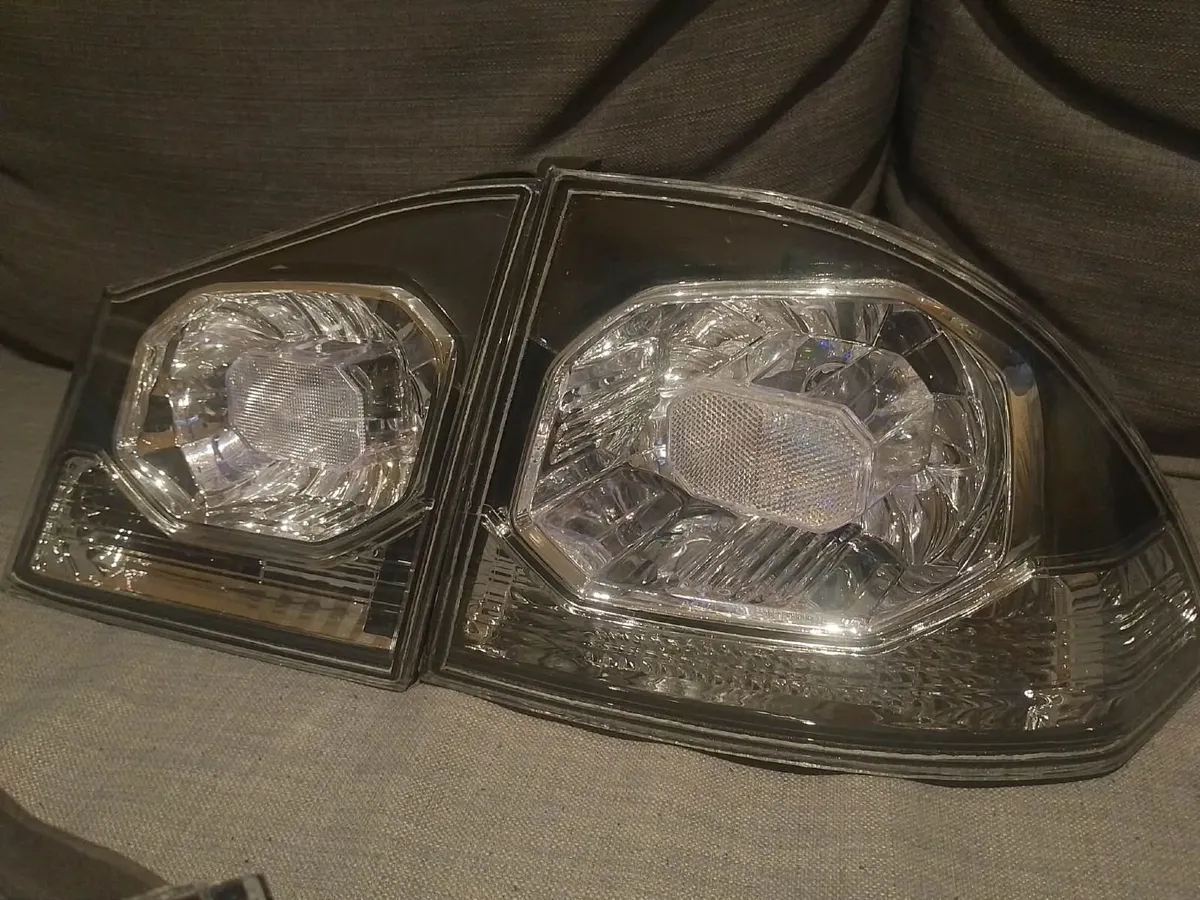 Honda Civic FD1/FD2/FD3 Clear Octagon Tail Lights - Image 3