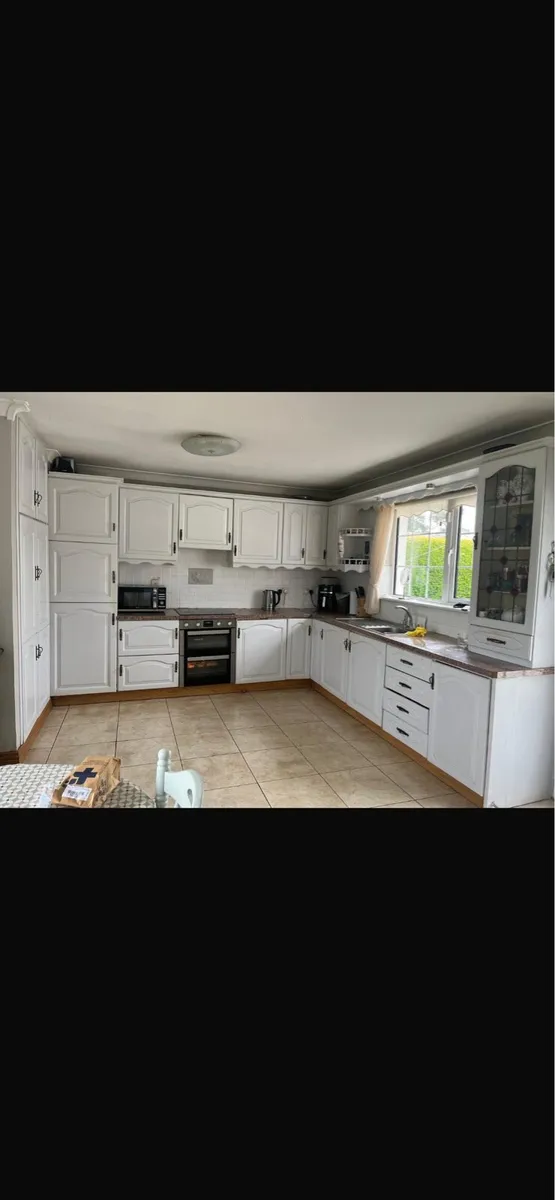 Solid oak kitchen - Image 1