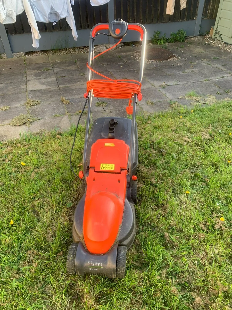 Lawnmower Flymo Chevron 32 - Image 1