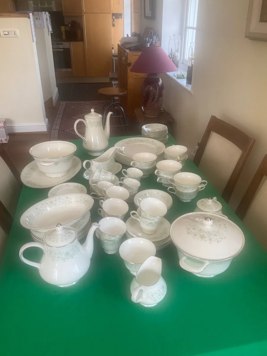 China Dinner Service - Image 2