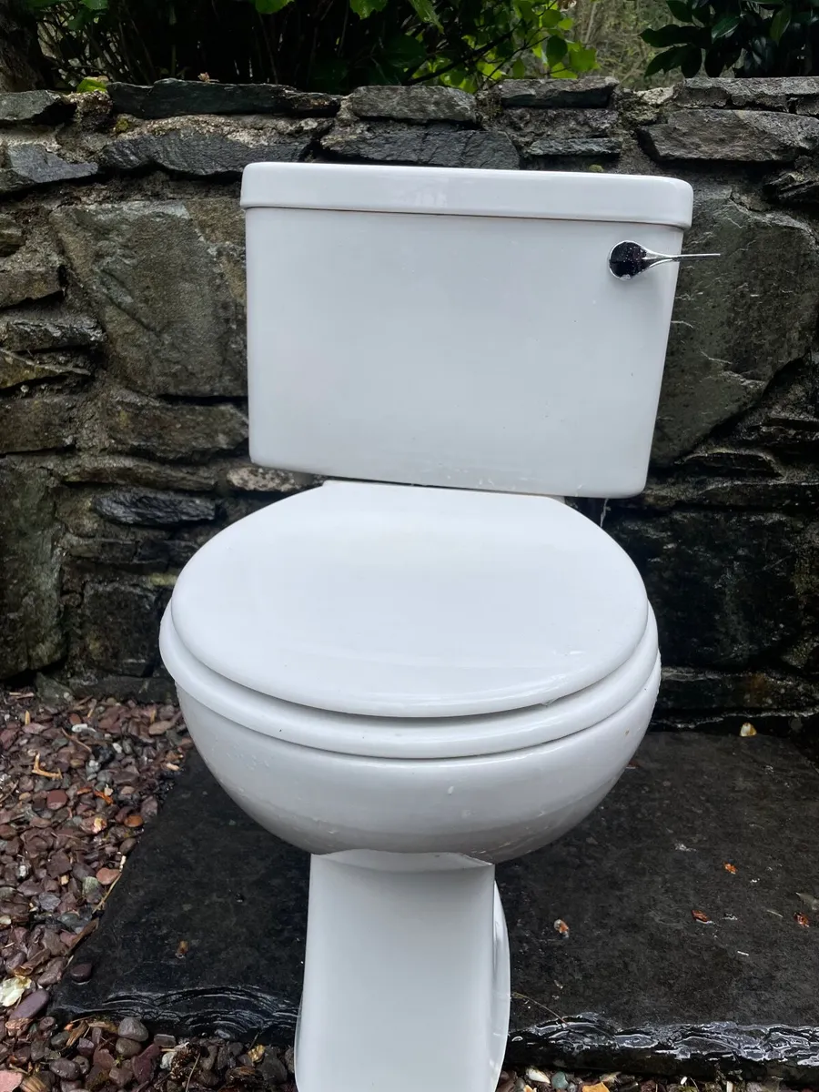 Bathroom ware of brand Shire - Image 1