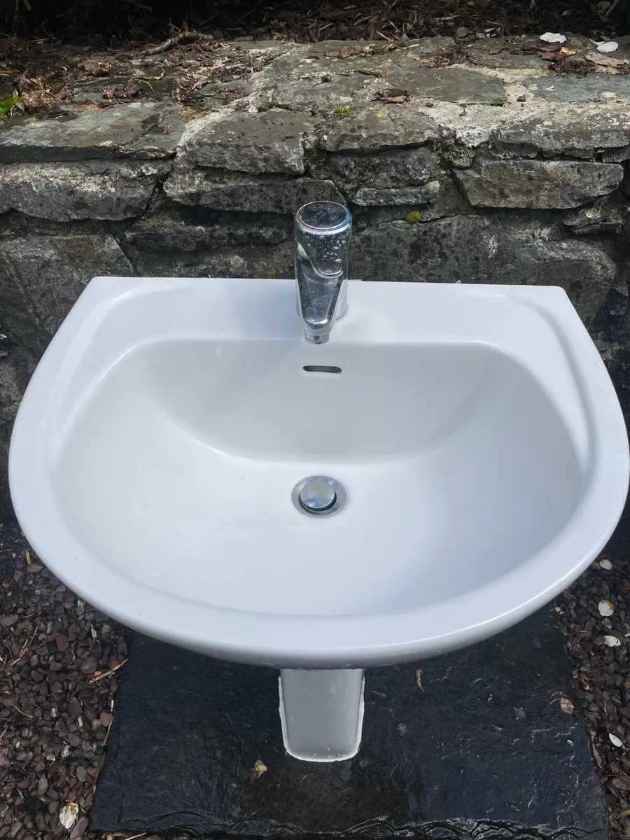 Bathroom ware of brand Shire - Image 2