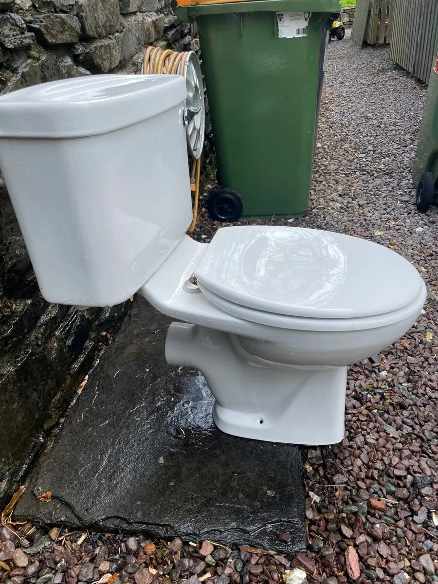 Bathroom ware of brand Shire - Image 4