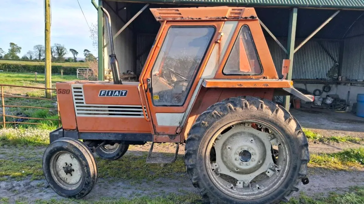 Fiat 580 tractor - Image 2